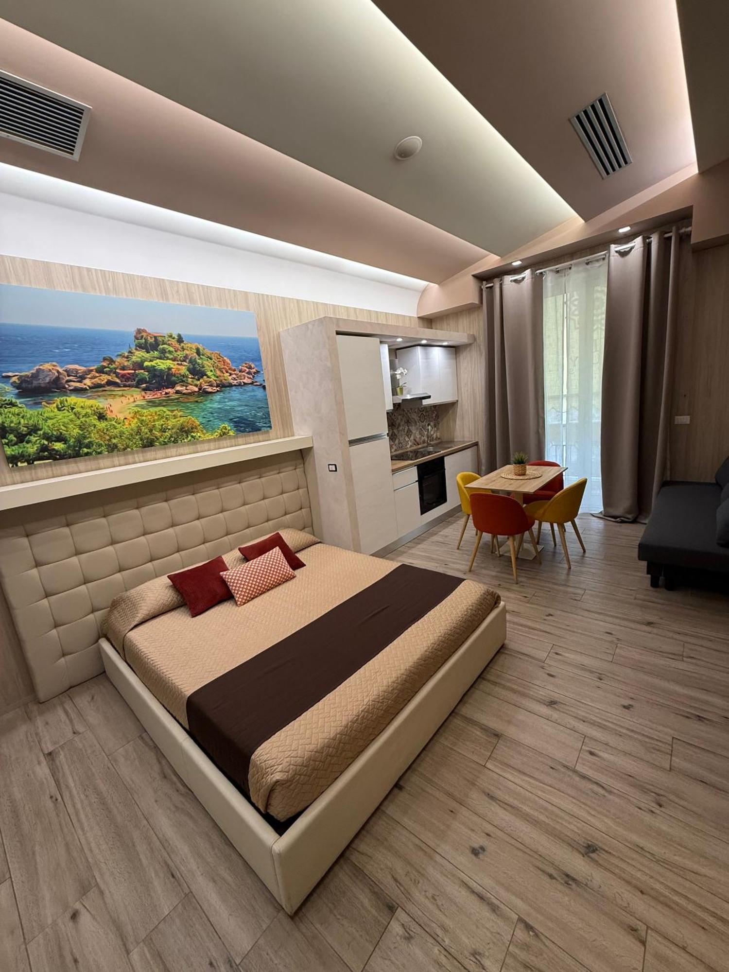 Th Luxury Rooms & Apartment Giardini Naxos Exterior photo