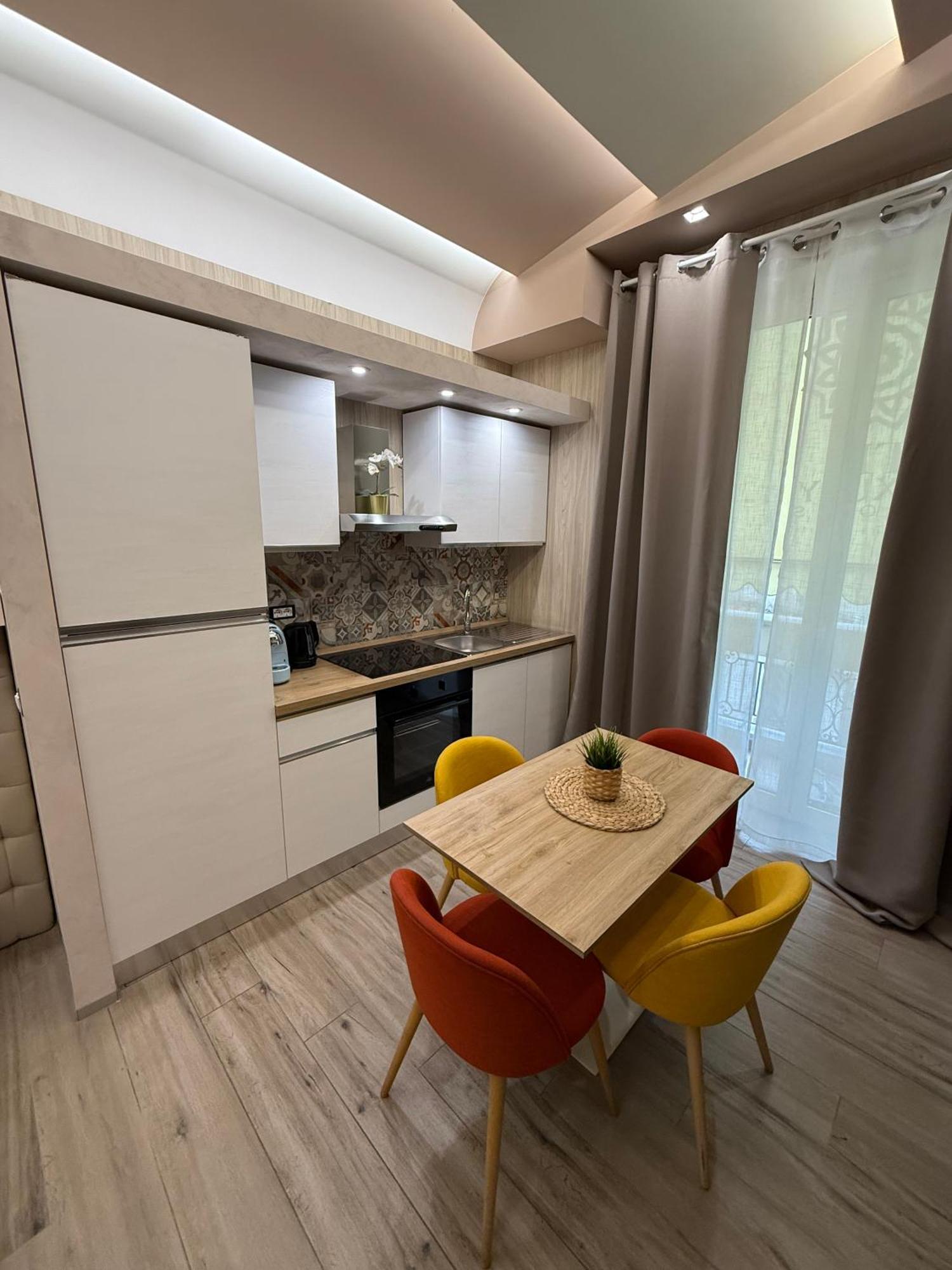 Th Luxury Rooms & Apartment Giardini Naxos Exterior photo